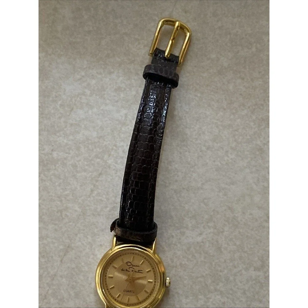 Vintage Oscar de la Renta Gold Quartz Ladies Watch Black Leather Strap